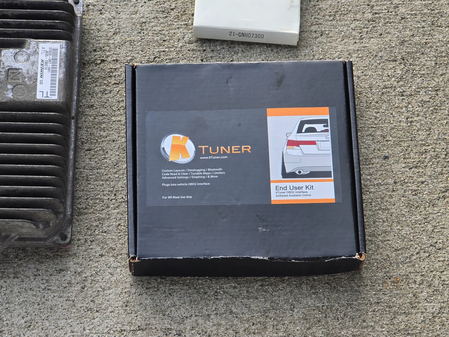 以前の対応調査で使った英国仕様FitのECUとKTuner End User Kit。